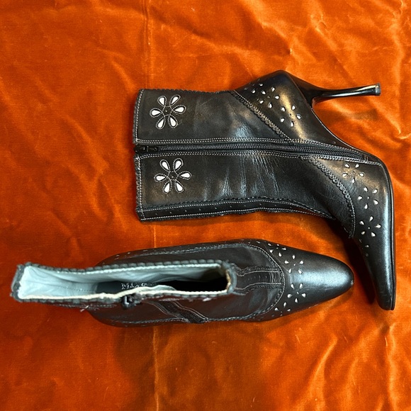 RARE vintage pointed toe genuine leather booties floral 90’s stiletto heel boots - Picture 13 of 13